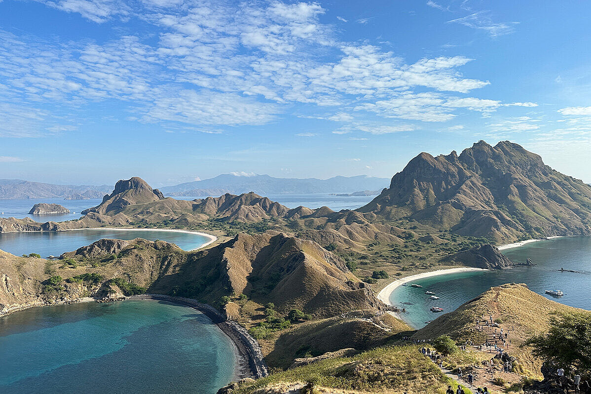 Justus Hamberger Eine bergige Landschaft am Meer