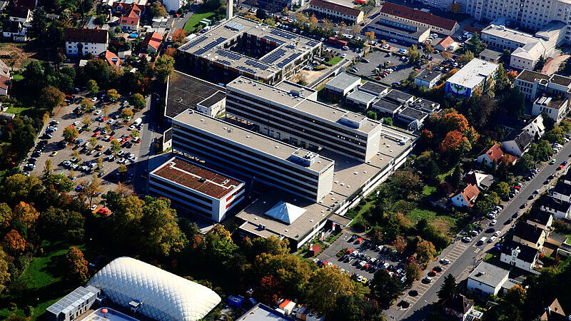 Luftaufnahme Campus Rüsselsheim Blick von oben auf die Gebäude des Campus Rüsselsheim
