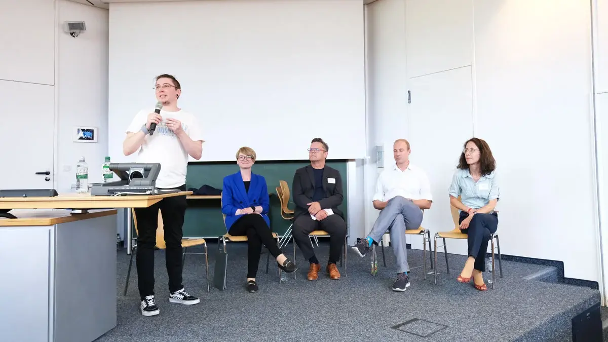 Finale Podiumsdiskussion des Fachtags Soziale Arbeit und Armut