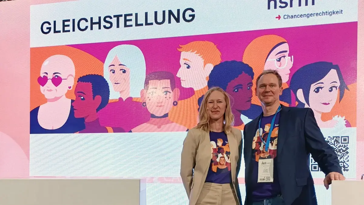 Vertretungsprofessorin Dr. Maria Wiesmann und Dr. Ulrich Bachmann auf der herCAREER München Vertretungsprofessorin Dr. Maria Wiesmann und Dr. Ulrich Bachmann auf der herCAREER München