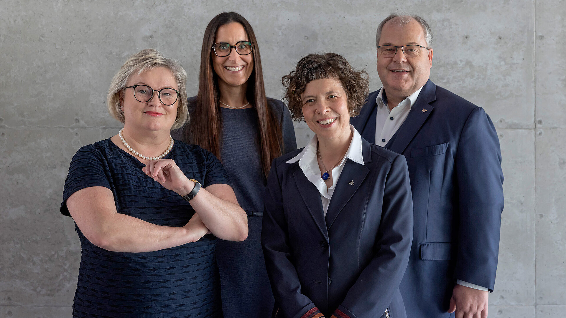 Das Präsidium der Hochschule RheinMain von links nach rechts: Prof. Dr. Eva Waller, Dr. Tina Klug, Prof. Dr. Christiane Jost, Prof. Dr. Andreas Brensing