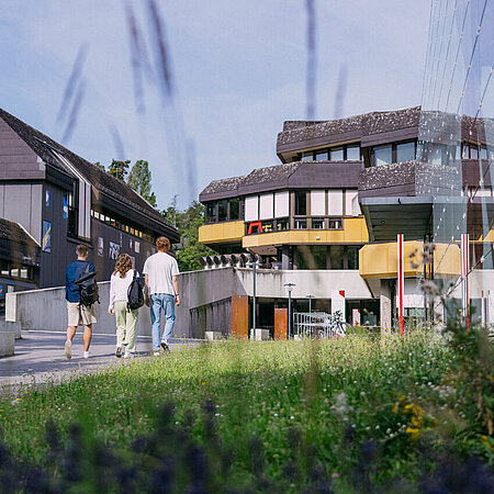 Außenansicht A-Gebäude am Campus Kurt-Schumacher-Ring
