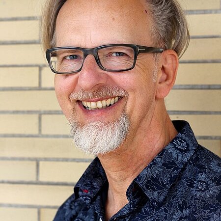 Porträt Prof. Dr. Theo Steiner