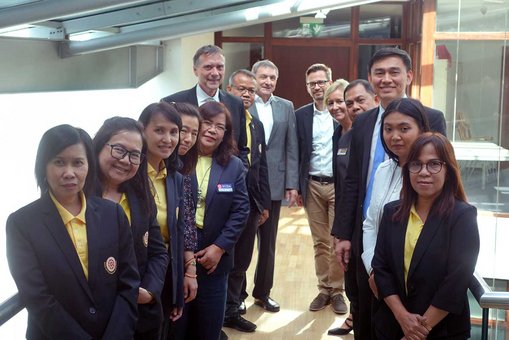 Delegation des thailändischen ICO NIDA besucht Hochschule RheinMain 