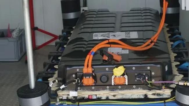 Batteriemodul mit einer Kapazität von 10 kWh am Brennstoffzellen-Hybrid-Antriebsstrang-Teststand der Hochschule Kempten