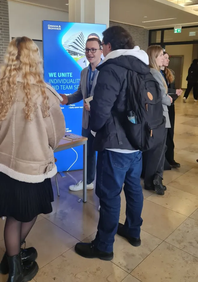 Gespräch mit Studierenden