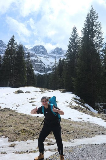 Stella Reichenbacher beim Wandern