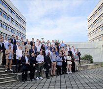 Gruppenfoto der Absolvent:innen
