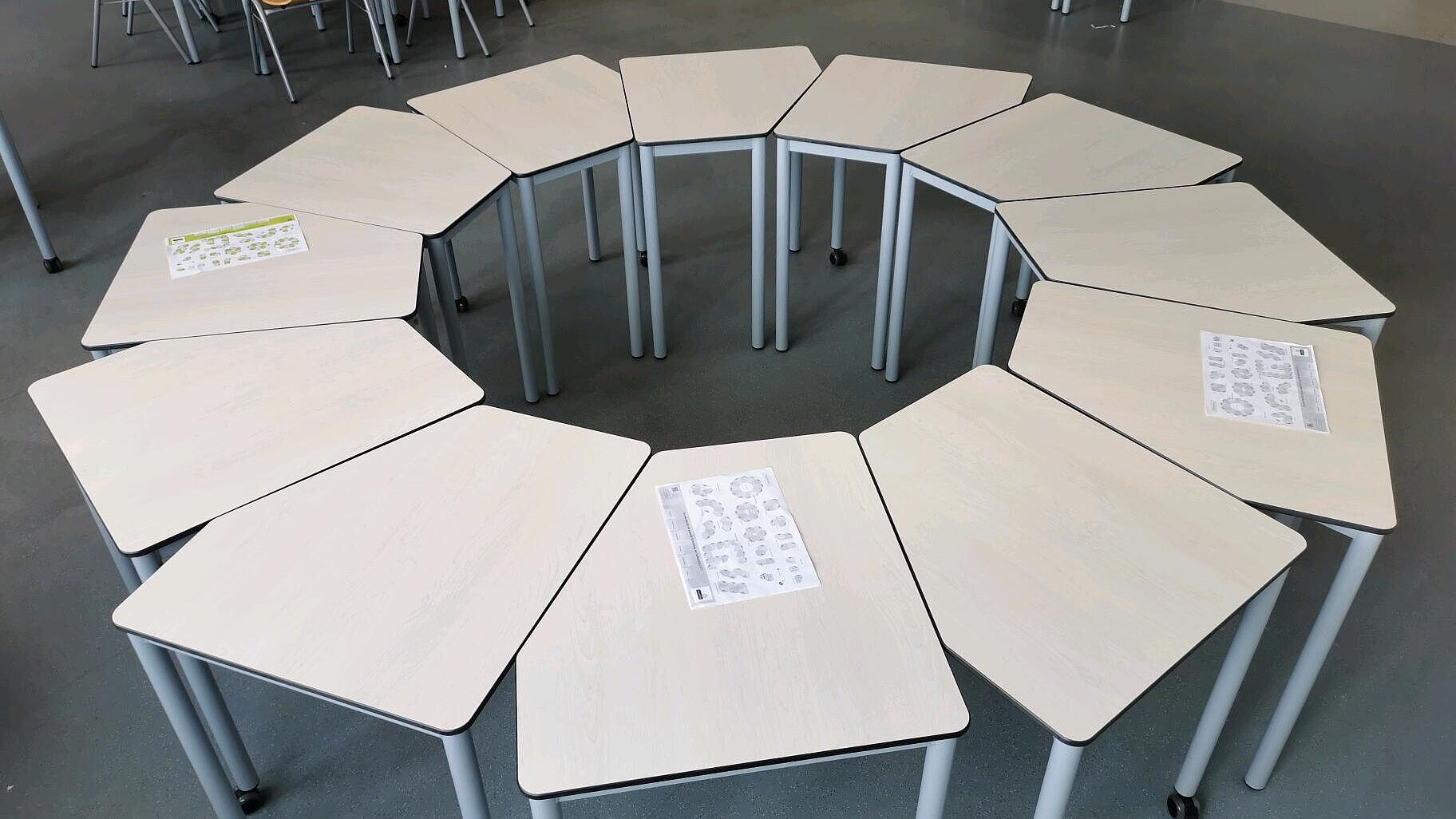 Learning Spaces Rüsselsheim Mehr Flexibiltät in Gruppenarbeiten: Neue Tischkonzepte
