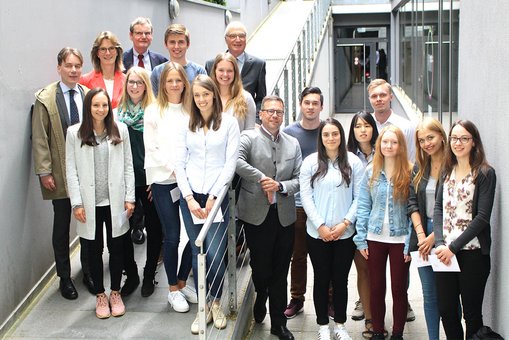 Richard-Müller-Stiftung fördert Studierende des Fachbereichs Wiesbaden Business School