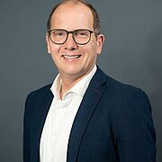 Porträtfoto von Prof. Dr. Tobias Heußler
