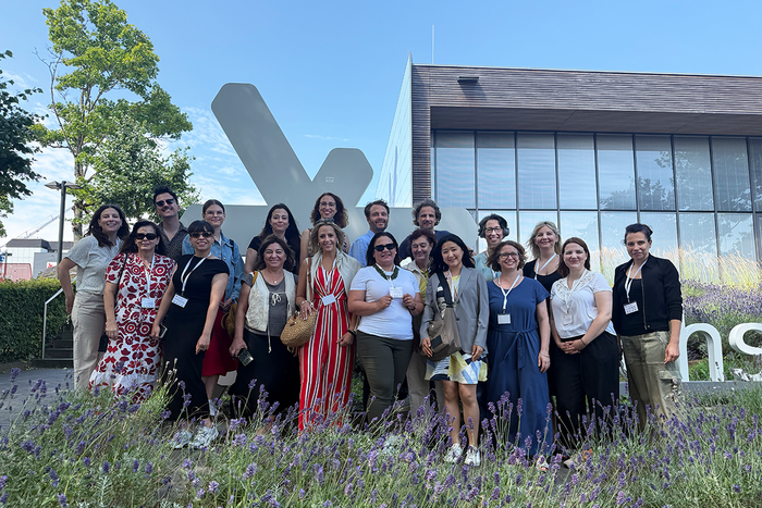 Gruppenfoto der Teilnehmer:innen der International Staff Week 2025