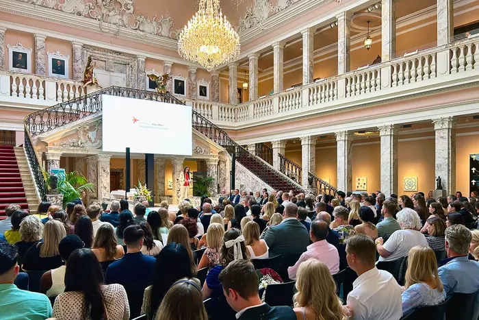 Dr. Tina Klug, Kanzlerin der Hochschule RheinMain, während ihrer Ansprache in den Henkell-Sektkellerei