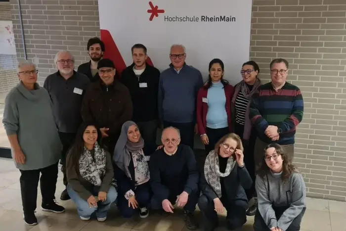 Tunesische Delegation mit den Gastgebern