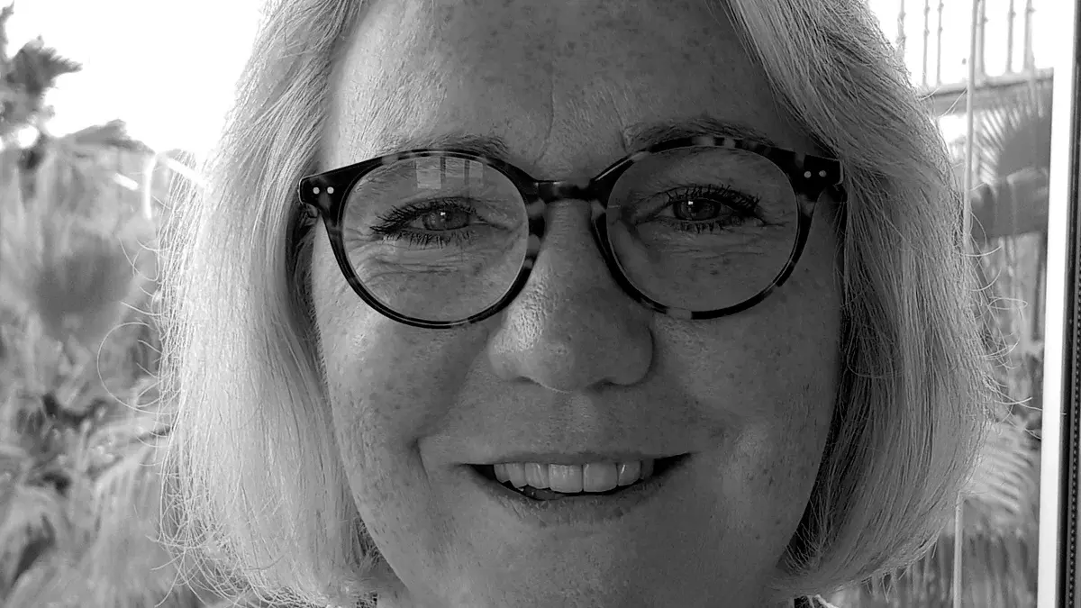 Ehemalige der Hochschule RheinMain, Annette Schultz Schwarz-Weiß-Foto Annette Schultz