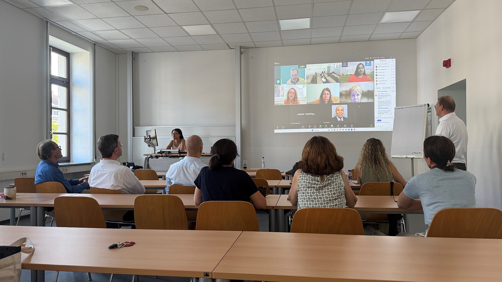 Teilnehmende der International Seminars Week im Seminarraum der Wiesbaden Business School 