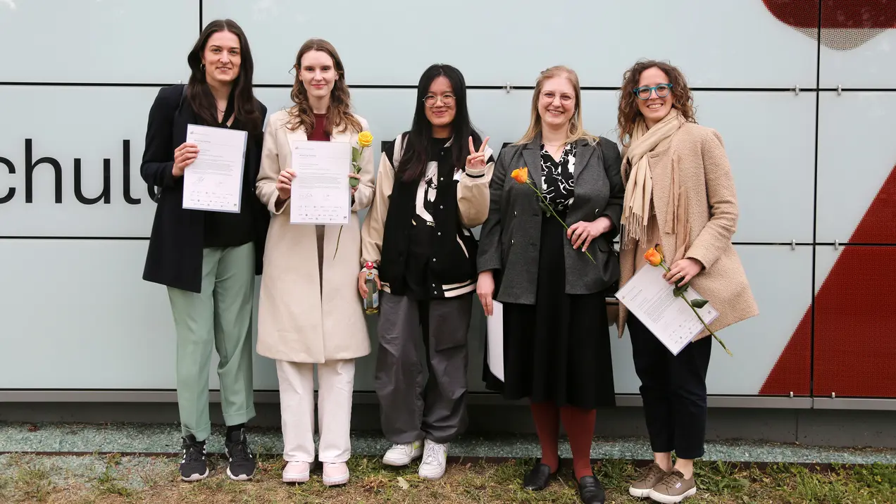 Mentees mit ihren Mentor*innen vom Mentoring Hessen Programm
