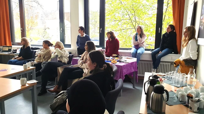 20241105_LadiesAfternoon_Interessierte Interessierte  Zuhörerinnen