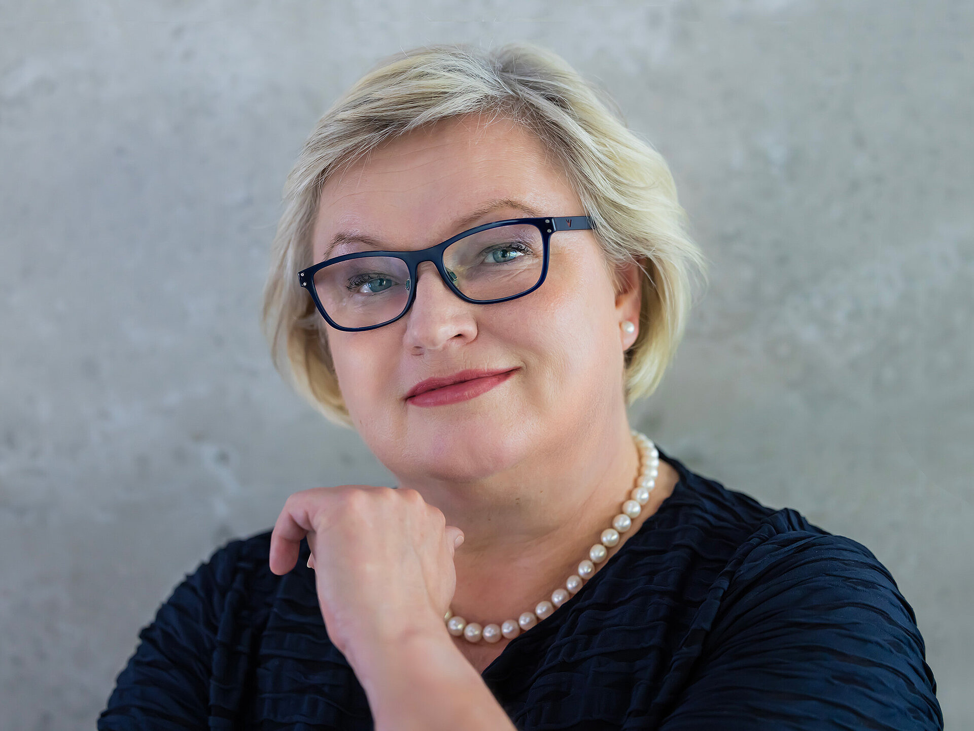 Porträtfoto von Prof. Dr. Eva Waller, Präsidentin der Hochschule RheinMain