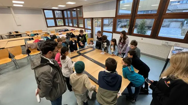 Um die Wette fahren auf der Carrera-Bahn