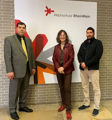 Prodekanin mit den Gästen aus Marokko