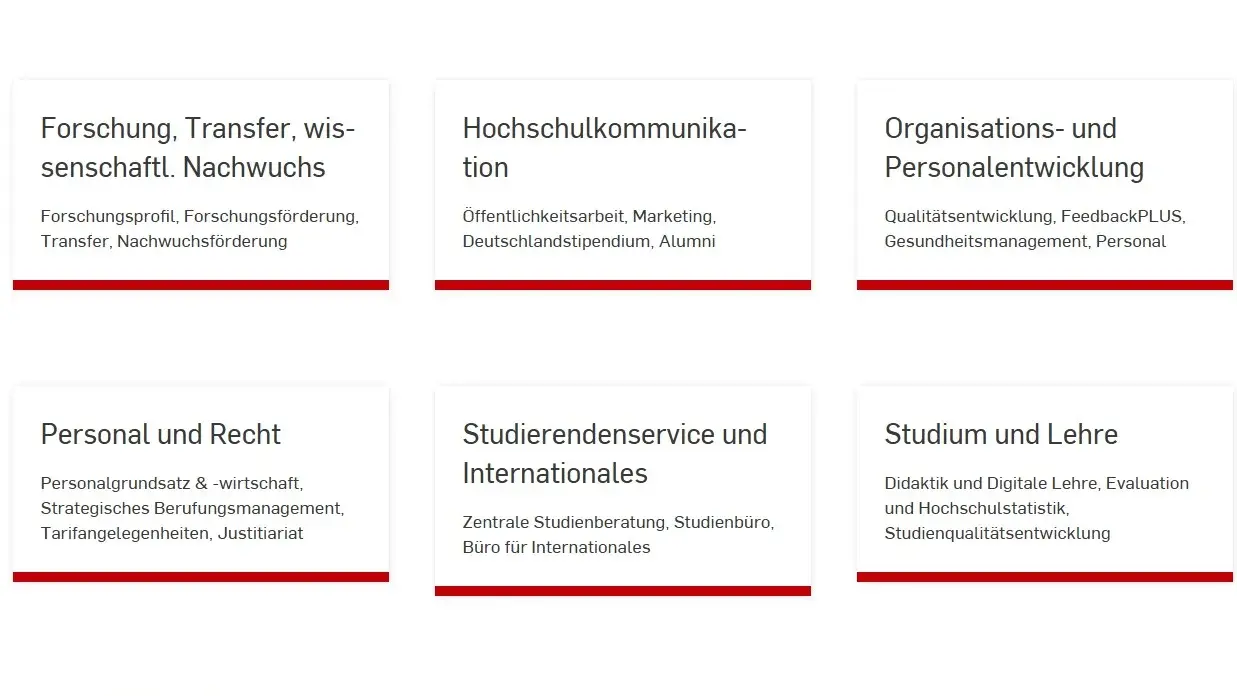 Text in einer hervorgehobenen Kachel mit rotem Unterstrich