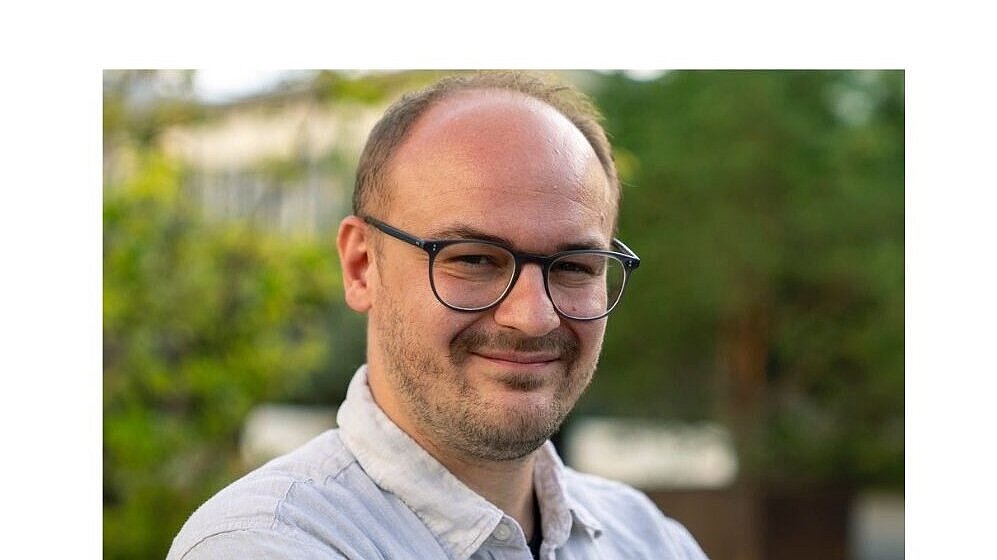 Radioeins, rbb. Bild des Mannes, der im Radiobeitrag zu hören ist. Prof. Dr. Dr. Maximilian Pichl