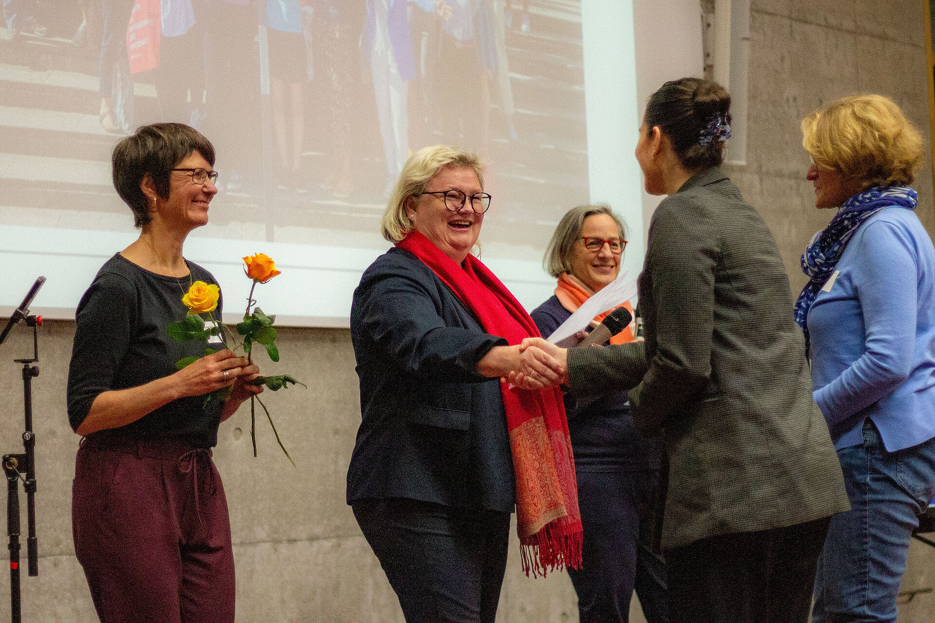 Übergabe der Zertifikate im Mentoring Hessen Programm