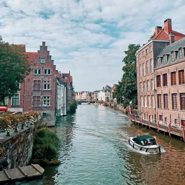 Blick auf einen Genter Kanal