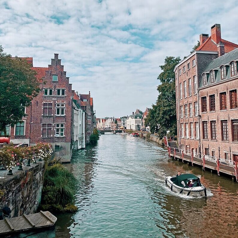 Blick auf einen Genter Kanal