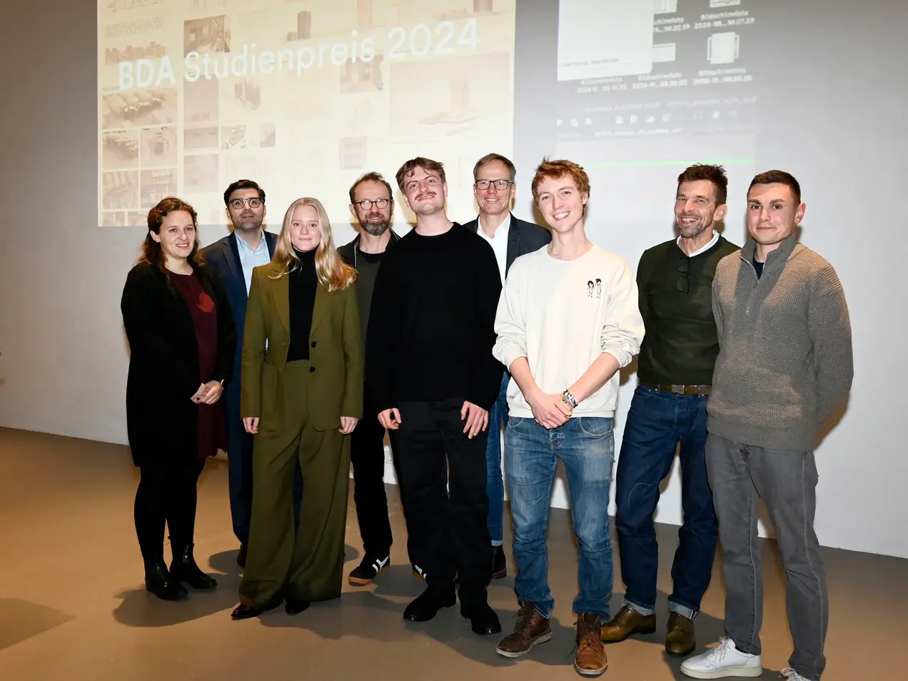 Gruppenbild der Jury und Preisträger:innen des BDA Studienpreis 2024