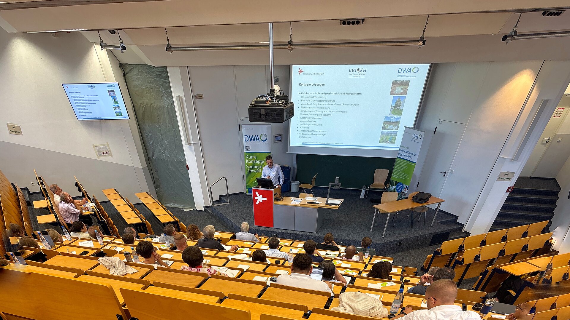 Michael Denk, Leiter der Abteilung Wasser und Boden im Hessischen Ministerium für Landwirtschaft und Umwelt, Weinbau, Forsten, Jagd und Heimat, bei seinem Impulsvortrag.