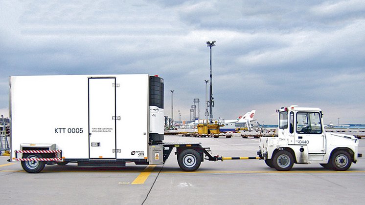 Foto zum Projekt Pharma Supply Chain Risk Management: Kühltransport am Flughafen / © Fraport AG