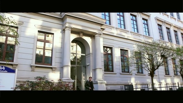 [Translate to English:] Vorschau: Wiesbaden Business School - Clip 1 (language neutral)