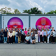 Gruppenbild der Teilnehmer:innen der Summer School Media Management
