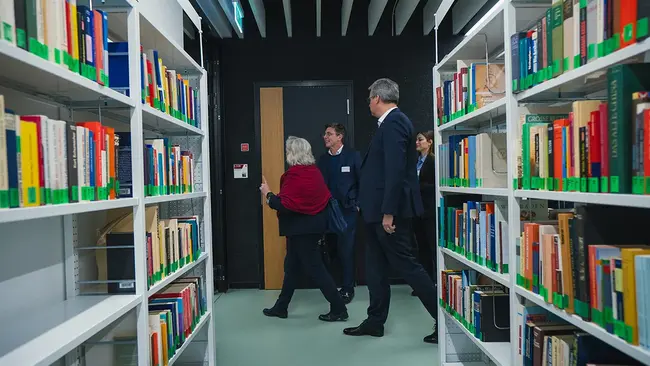 Die Bibliothek im Gebäude L 