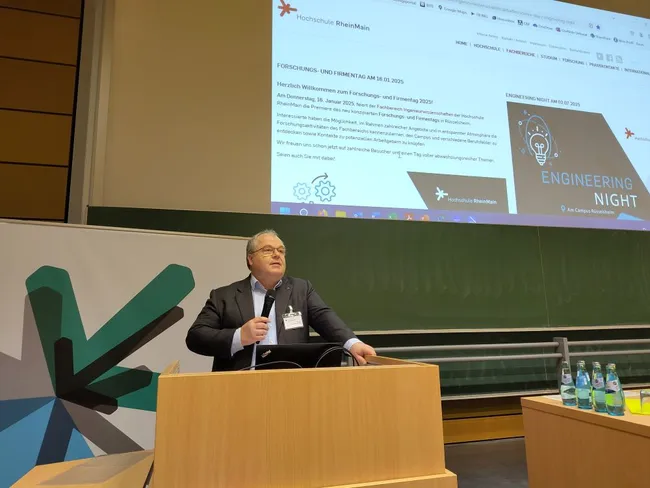 Begrüßung durch Prof. Dr. Andreas Brensing, Vizepräsident für Forschung, Entrepreneurship und Wissenschaftskommunikation