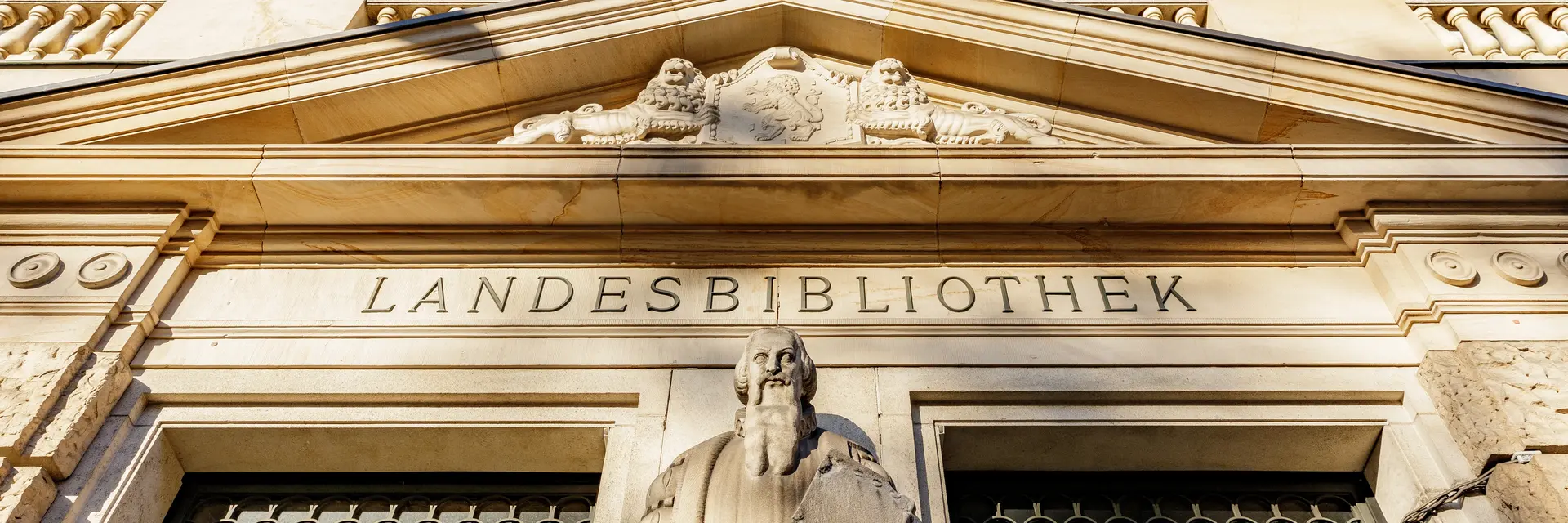Fassade Bibliothek Rheinstraße