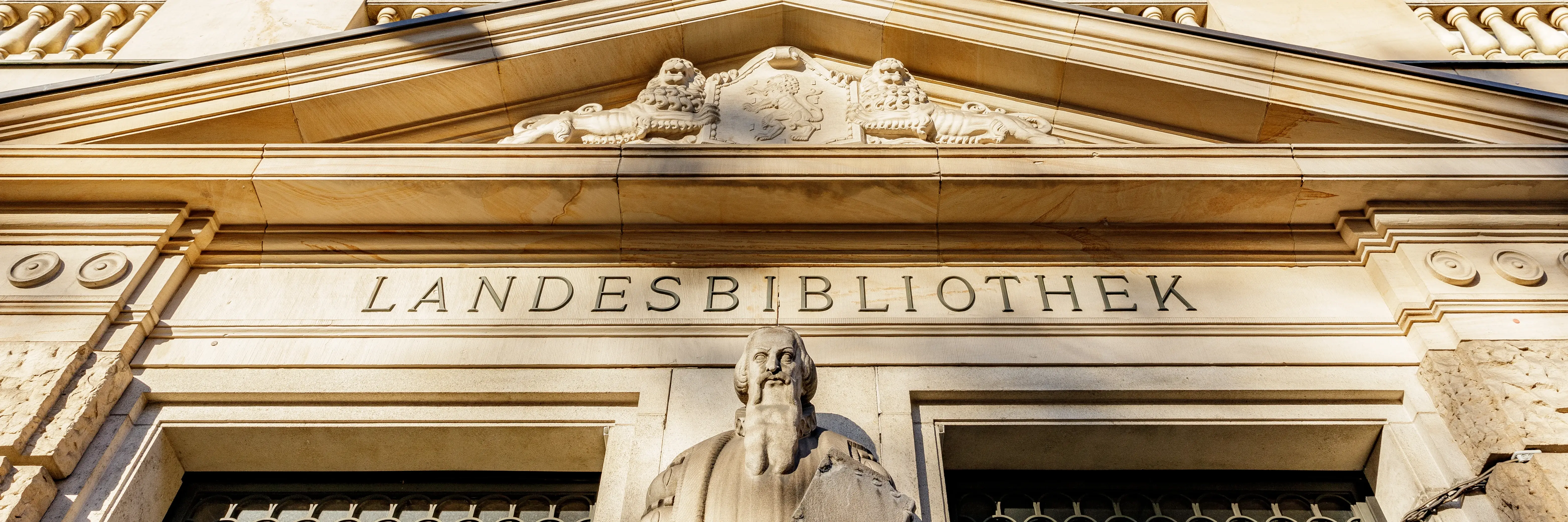Fassade Bibliothek Rheinstraße