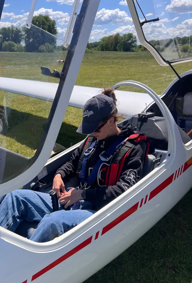 Die Studierenden hatten an diesem Tag die Möglichkeit zum Mitflug, für die meisten war es der erste direkte Kontakt mit dem Segelflug.