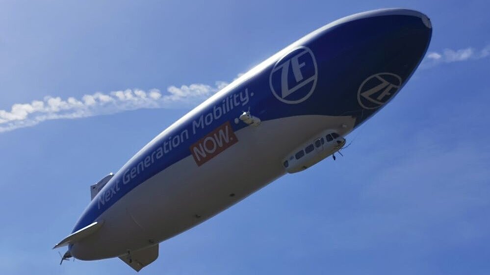 Werbeflug eines Zeppelins