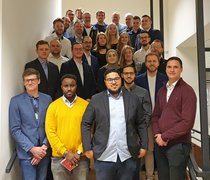 Absolvent:innen und Professor:innen des Studienbereichs Angewandte Physik und Medizintechnik
