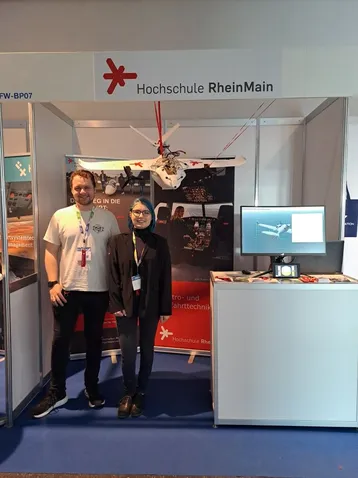 Stand der Hochschule RheinMain auf der AERO 2025