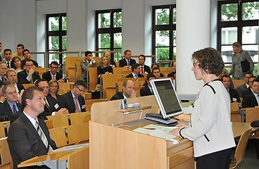 Wiesbadener Versicherungskongress 2014: Begrüßung durch Frau Prof. Dr. Christiane Jost, Vizepräsidentin der Hochschule RheinMain
