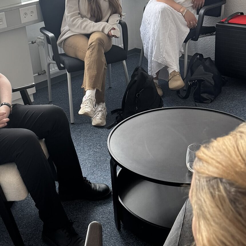 Beratungscampus Beratungscampus - Szene überlastetes Elternteil - Erziehungsberatungsstelle