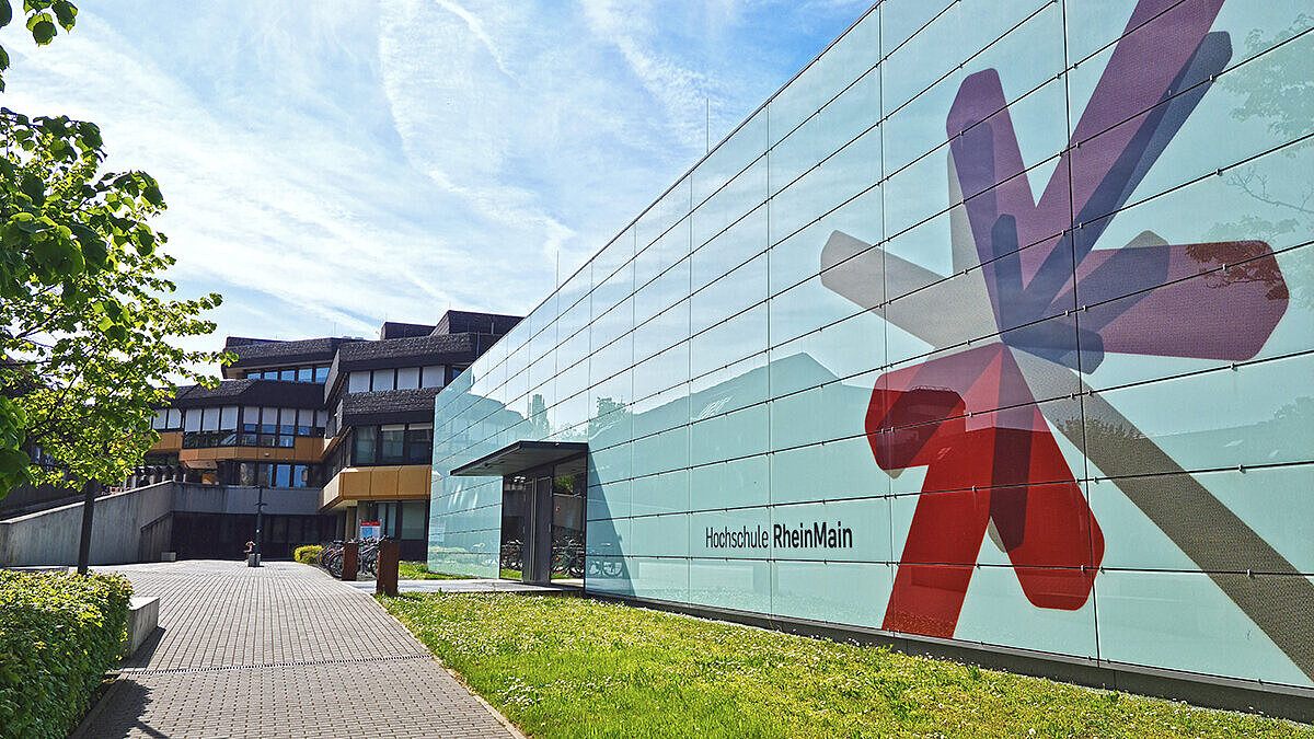 Foto von 	Gebäude G der Hochschule RheinMain auf dem Campus Kurt-Schumacher-Ring