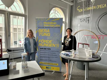 Vorstellung der RheinMain StartUpLabs durch Dr. Vbronia Saeed.