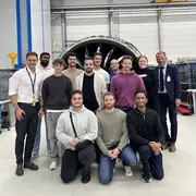 Gruppenfoto der Exkursion zur Lufthansa Technik Aero Alzey