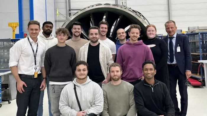 Gruppenfoto der Exkursion zur Lufthansa Technik Aero Alzey