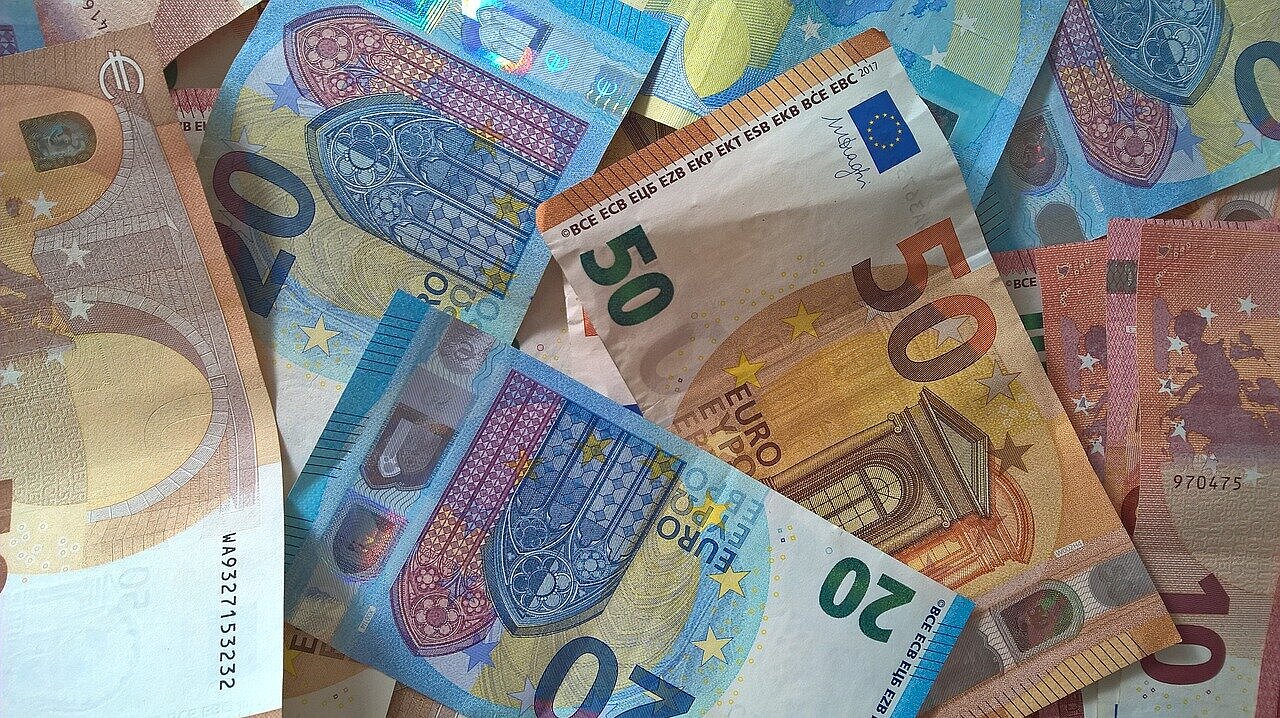 Symbolfoto Geld Geldscheine als Symbolfoto für Stipendien